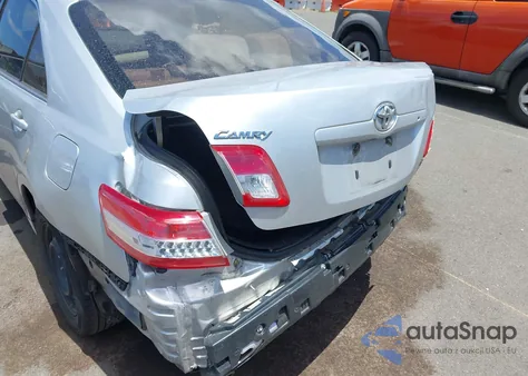 2011 Toyota Camry Le V6 z USA, uszkodzony, nr VIN 4T1BK3EK9BU132065